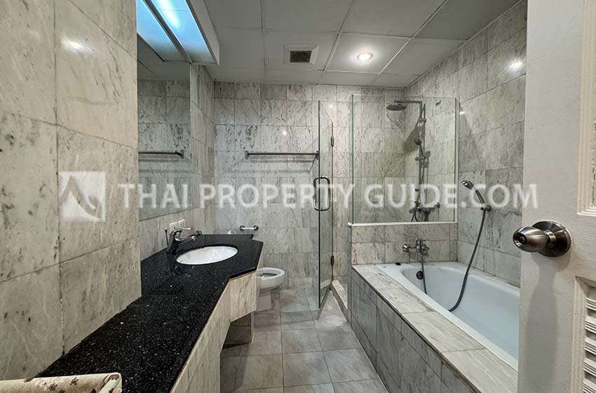 Apartment in Phaholyothin 